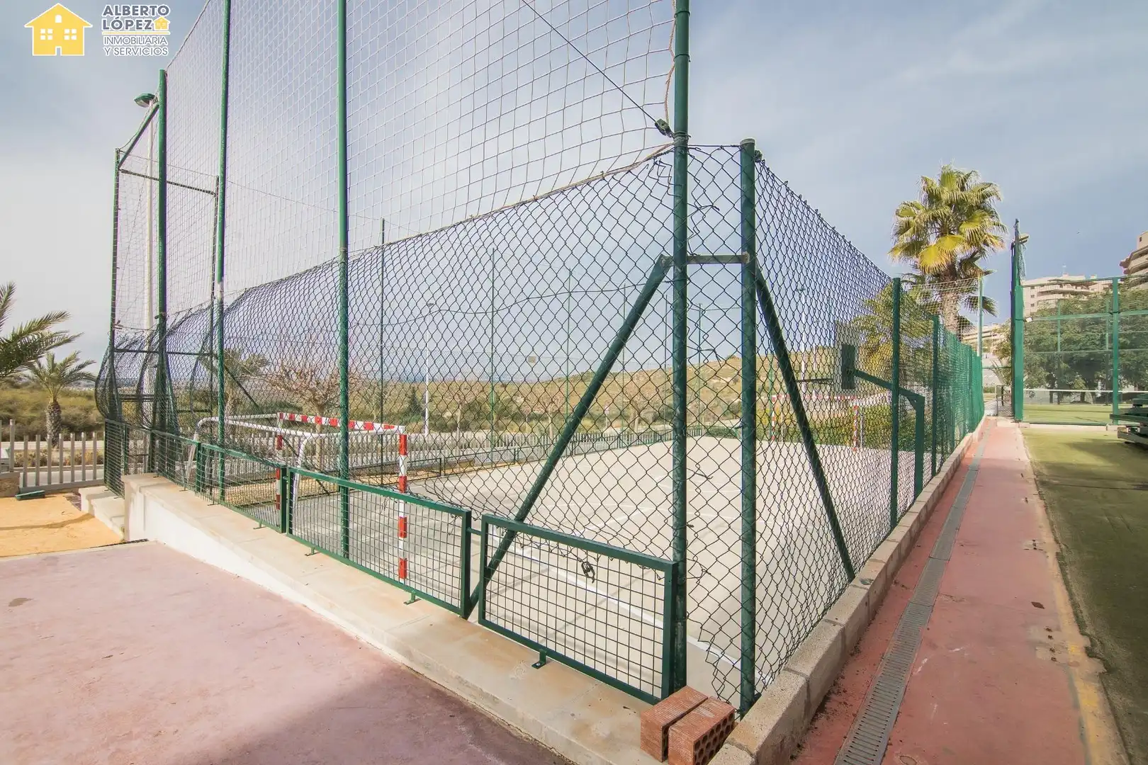 Apartment with pool to rent in Los Arenales del Sol, imagen 26