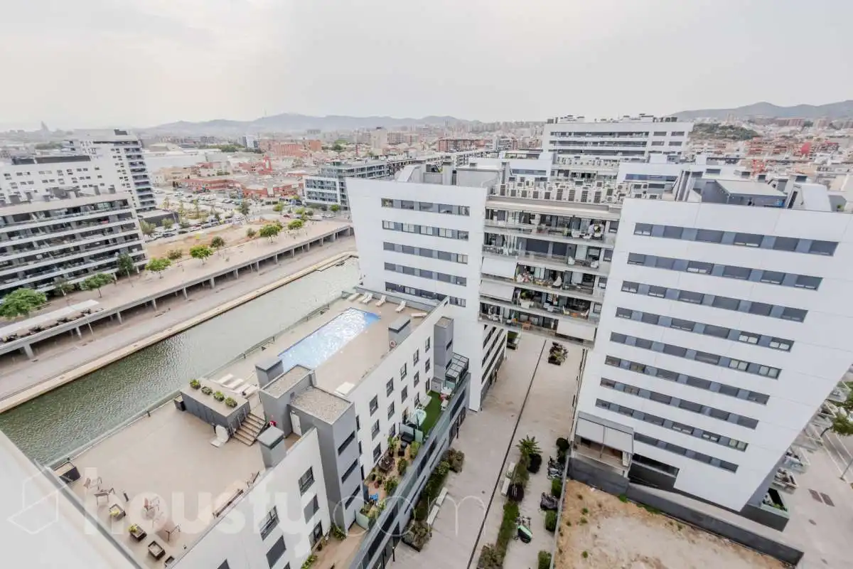 Vista exterior de Àtic en venda en Badalona amb Aire condicionat, Calefacció i Parquet