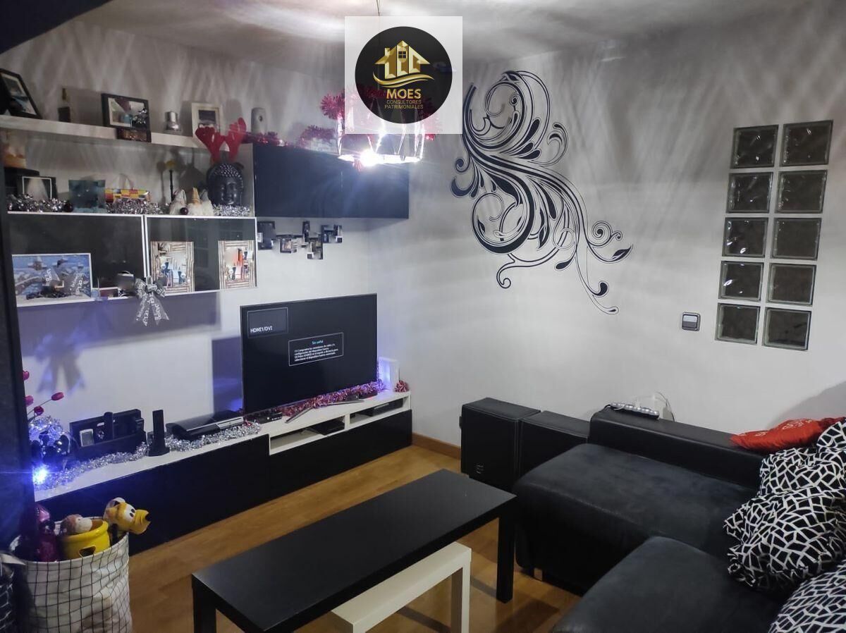 Living room of Flat for sale in  Jaén Capital  with Parquet flooring and Balcony