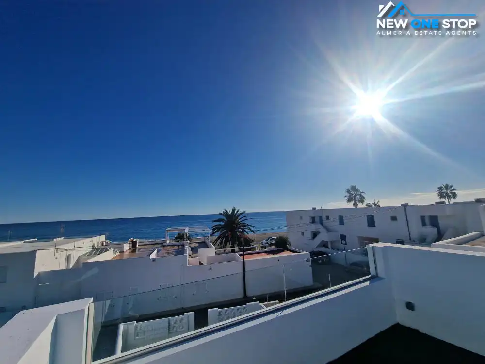Vista exterior de Casa adosada en venda en Mojácar amb Jardí privat, Terrassa i Piscina