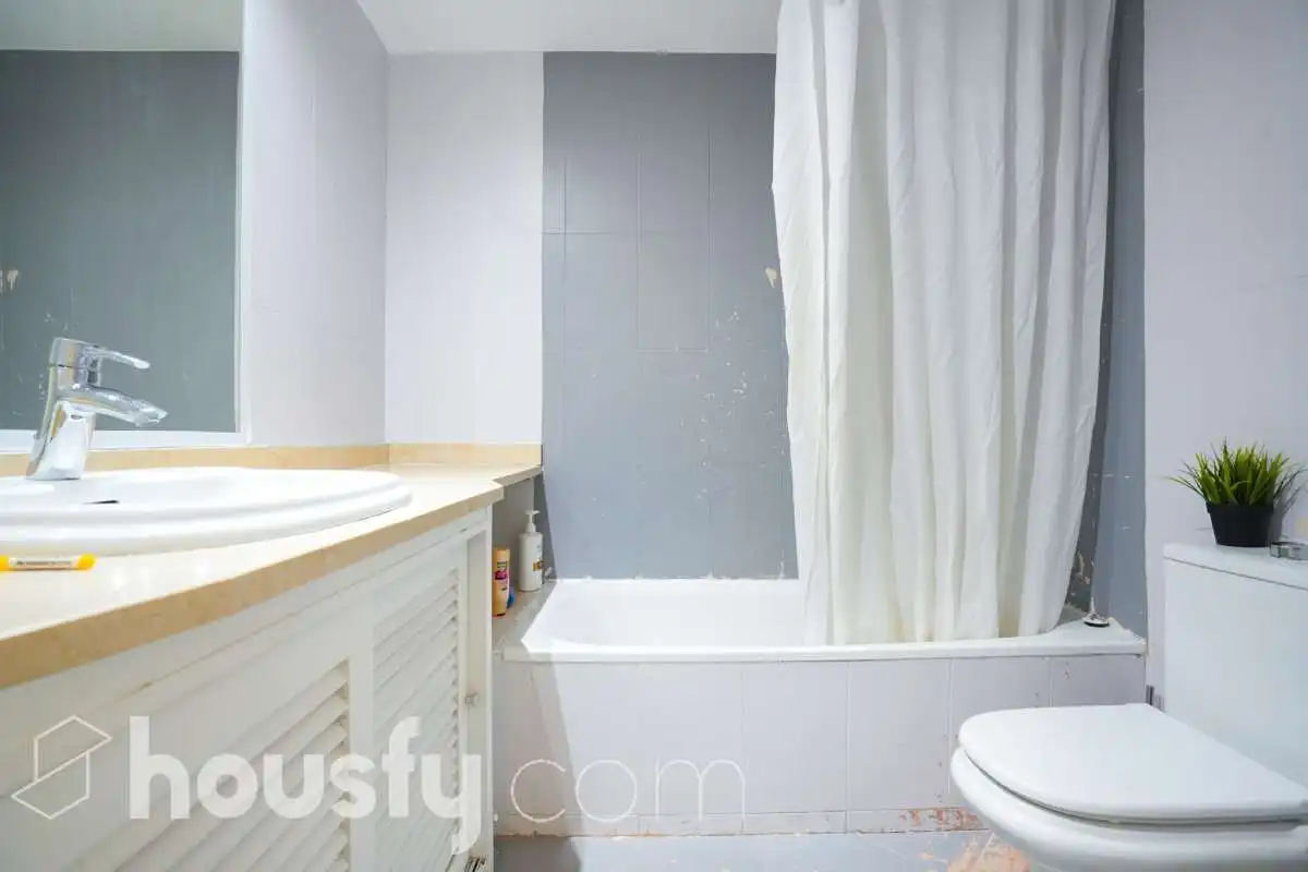 Baño de Planta baja en venta en Las Rozas de Madrid con Aire acondicionado, Calefacción y Jardín privado