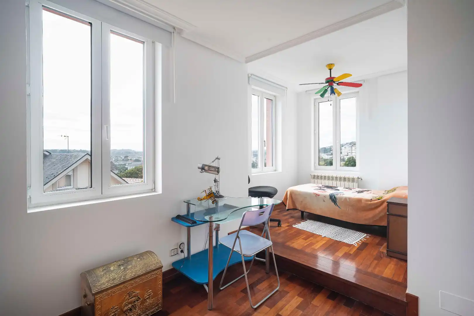 Habitación de Casa o chalet en venta en A Coruña Capital  con Calefacción, Jardín privado y Parquet