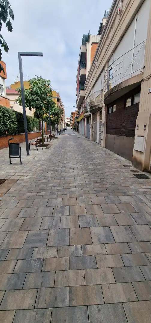 Vista exterior de Casa adosada en venta en Montcada i Reixac