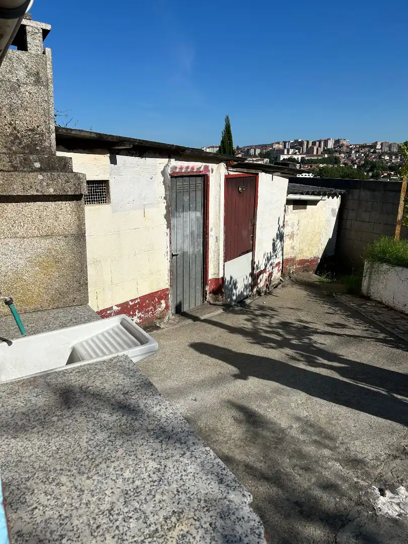 Vista exterior de Casa adosada en venta en Vigo  con Jardín privado