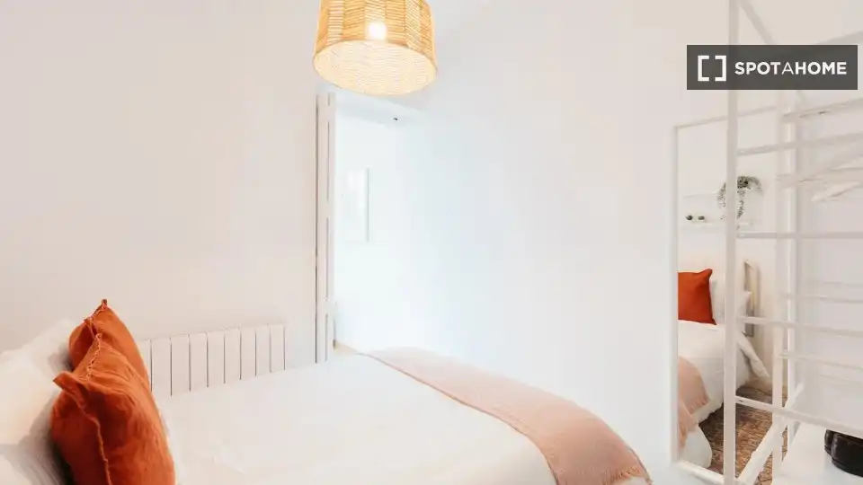Habitación de Piso de alquiler en Valencia con Aire acondicionado, Calefacción y Amueblado