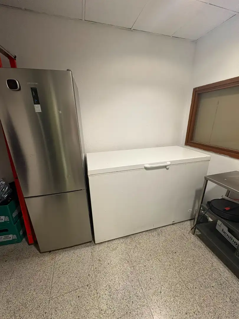 Local en traspas en Girona amb Aire condicionat, Calefacció i Moblat