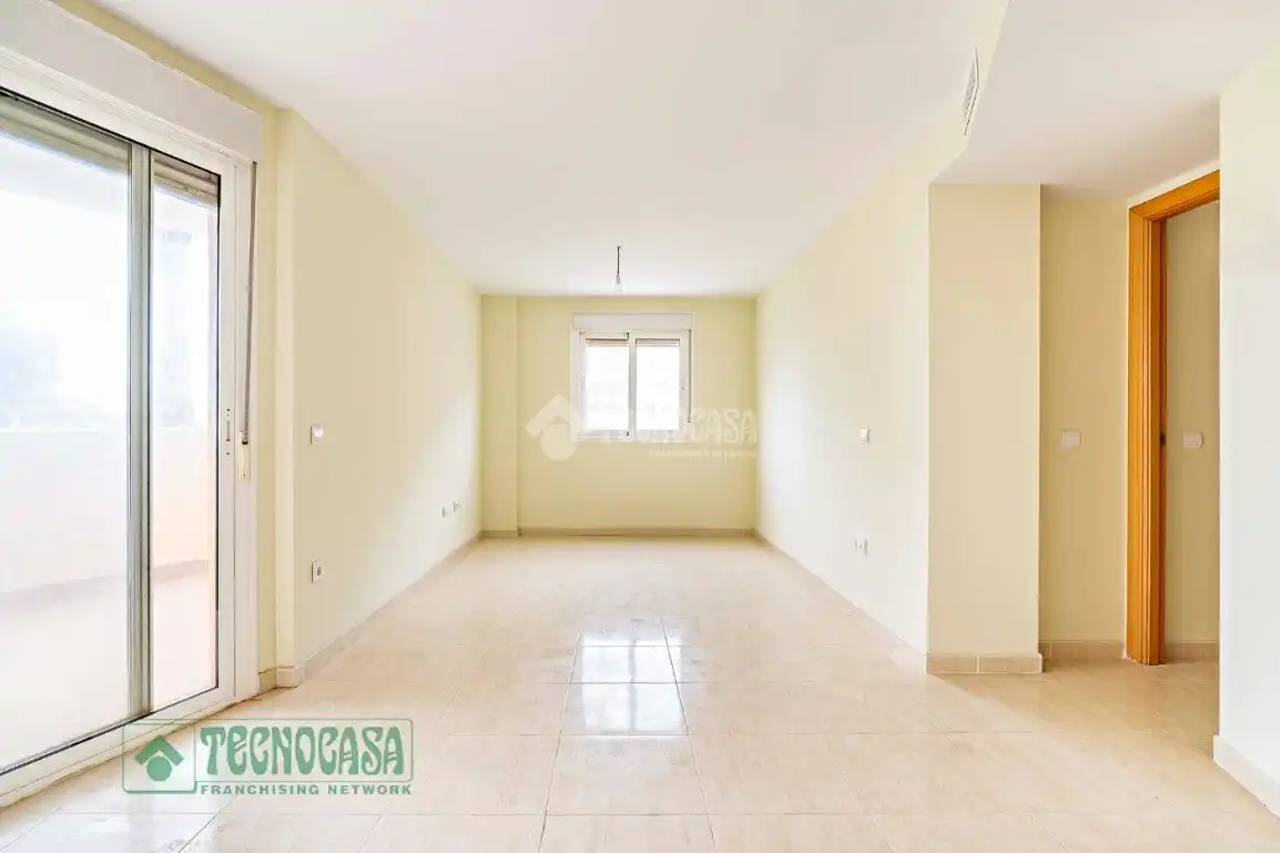 Piso en venta en Roquetas de Mar con Calefacción y Terraza
