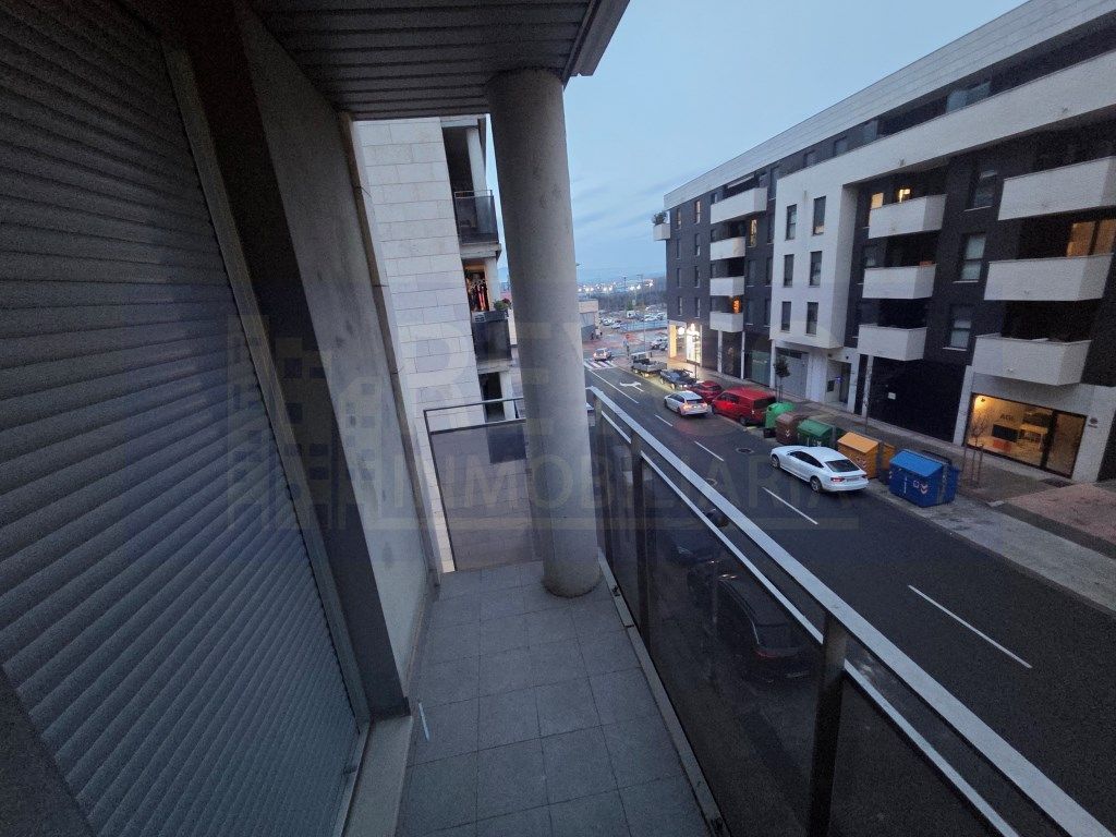 Terrassa de Pis en venda en  Logroño amb Piscina