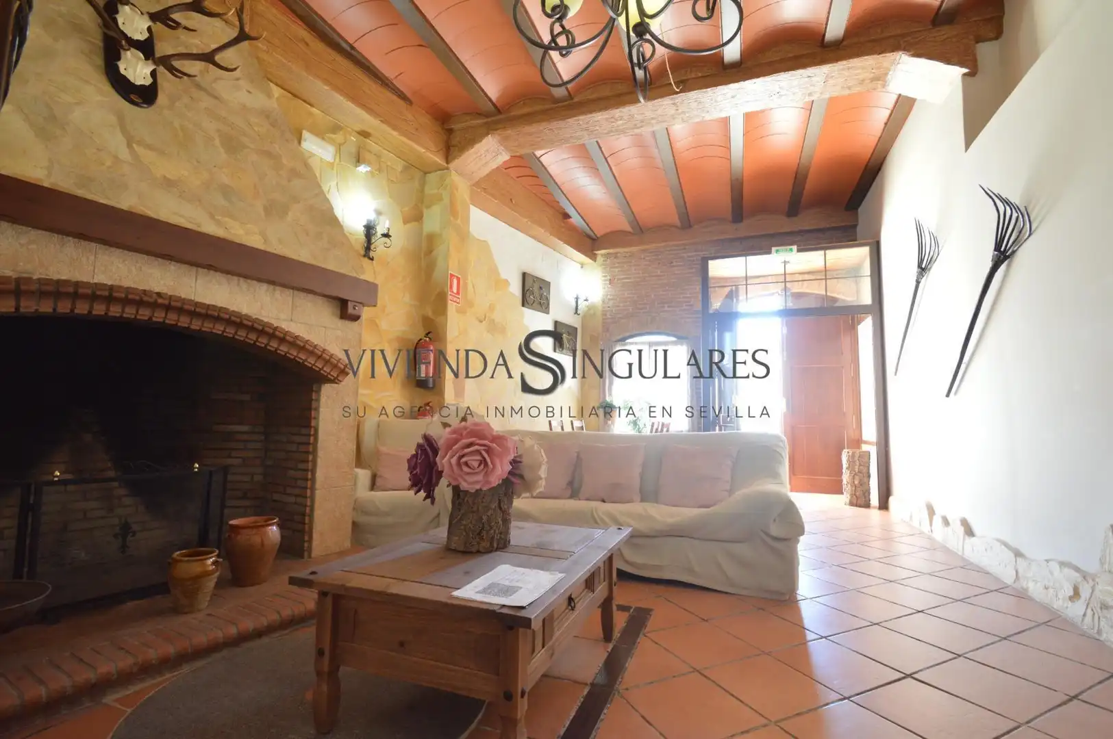 Living room of Houses for sale in Arroyomolinos de León  with Air Conditioner, Terrace and Furnished