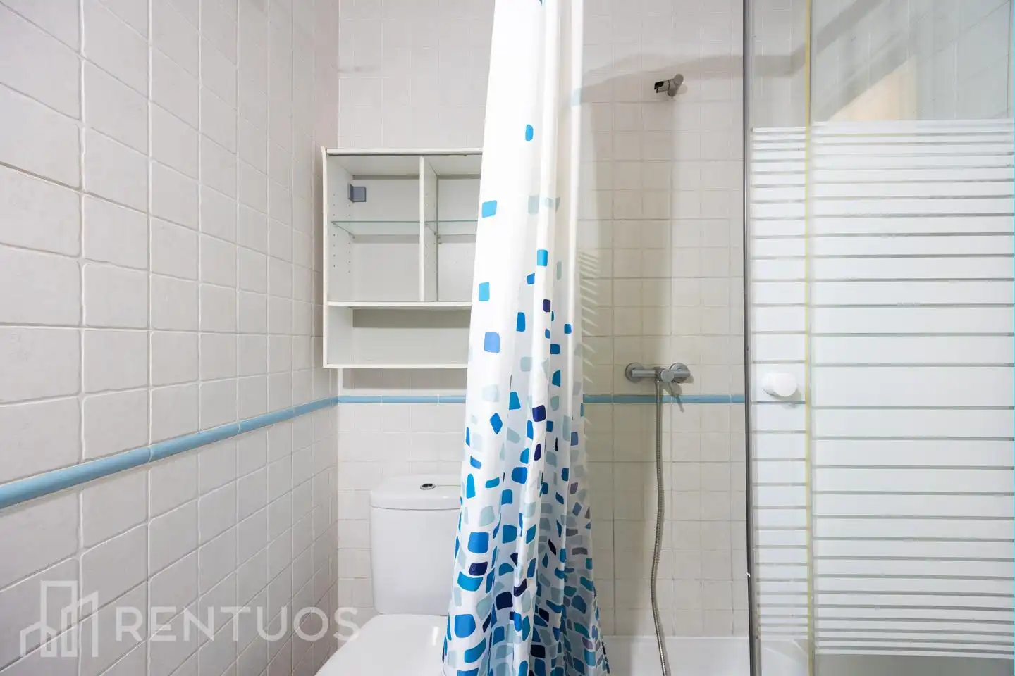 Badezimmer von Erdgeschoss zur Miete in Madrid mit Heizung, Parkett und Möbliert