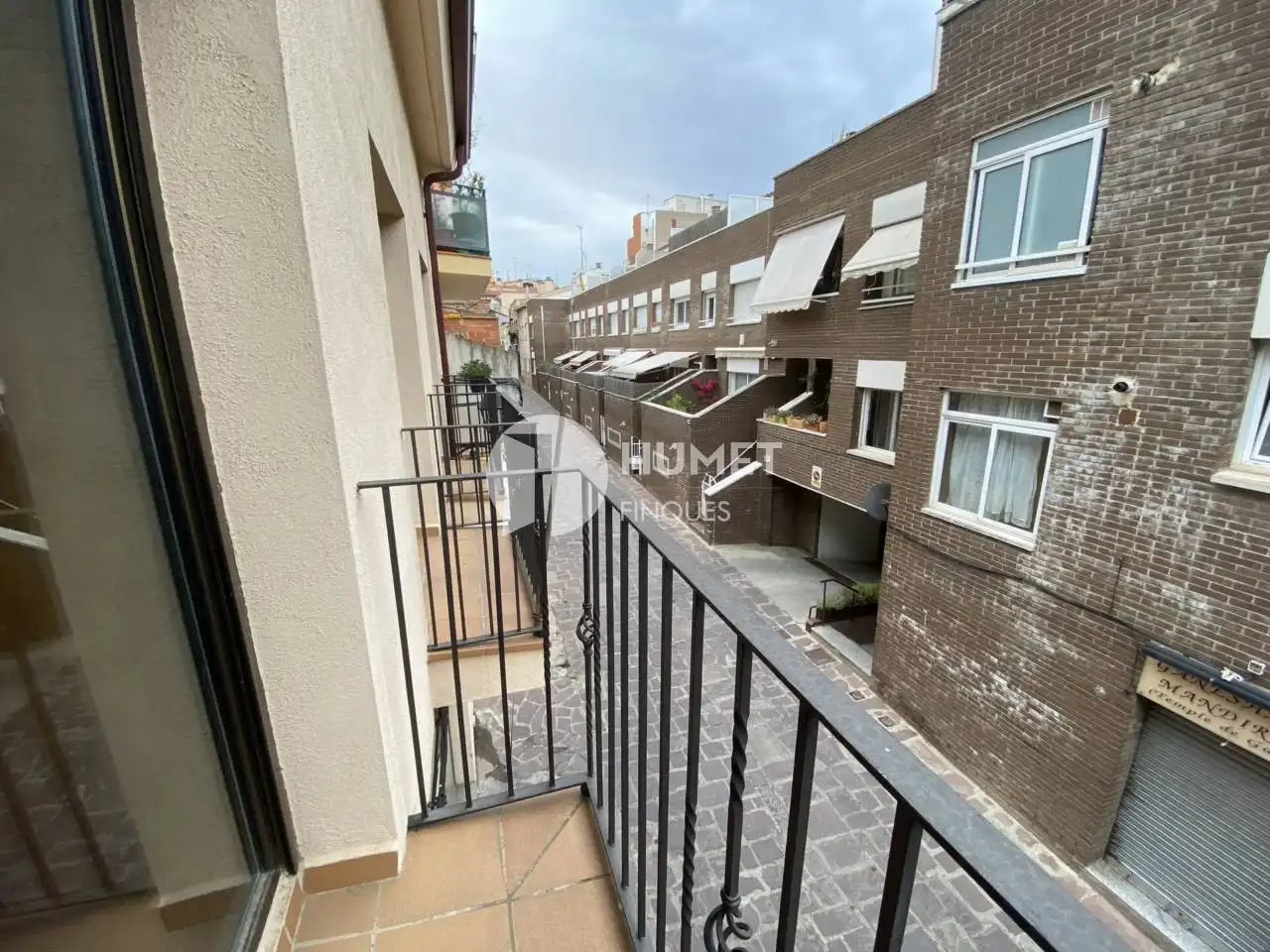 Vista exterior de Dúplex en venta en Sant Cugat del Vallès con Aire acondicionado, Calefacción y Jardín privado