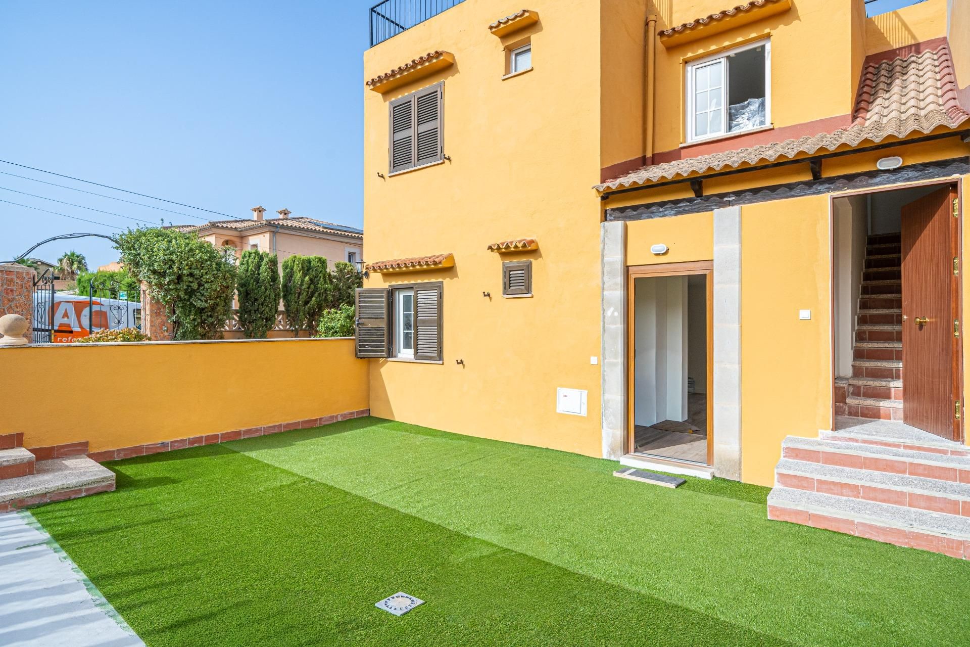 Vista exterior de Apartament en venda en Llucmajor amb Aire condicionat, Jardí privat i Terrassa