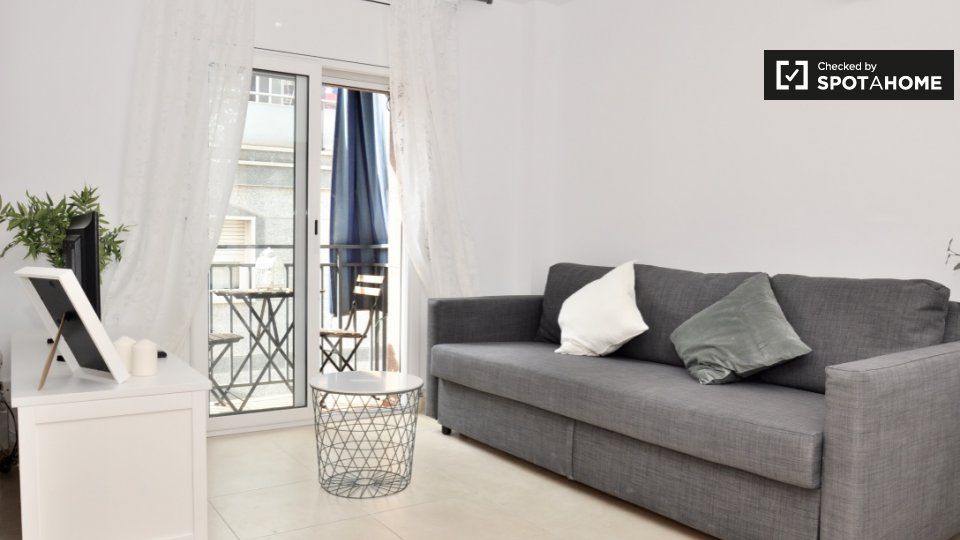 Bedroom of Flat to rent in L'Hospitalet de Llobregat  with Air Conditioner, Heating and Furnished