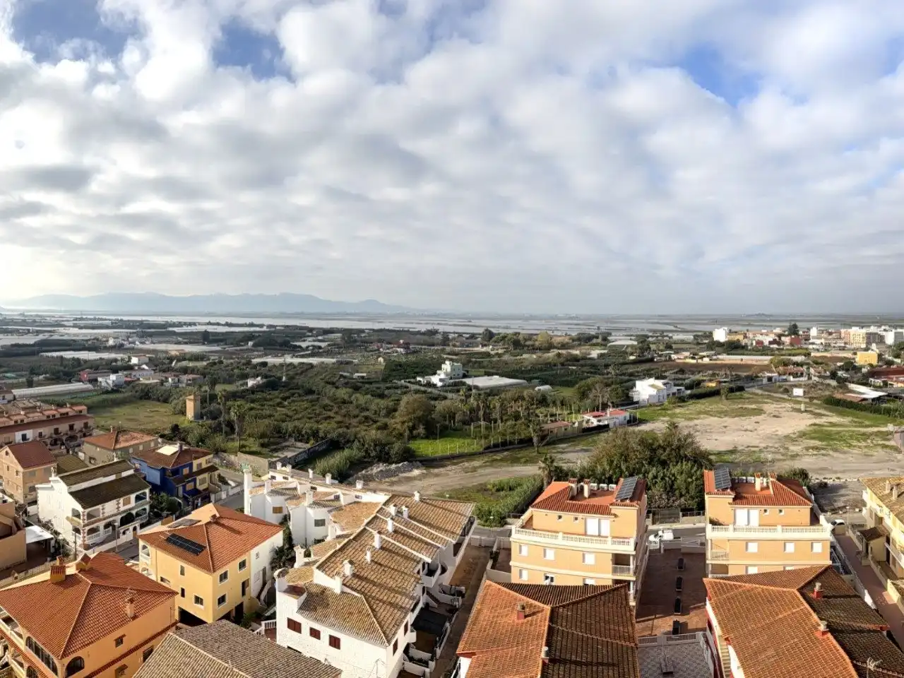 Vista exterior de Pis en venda en Sueca amb Jardí privat i Terrassa