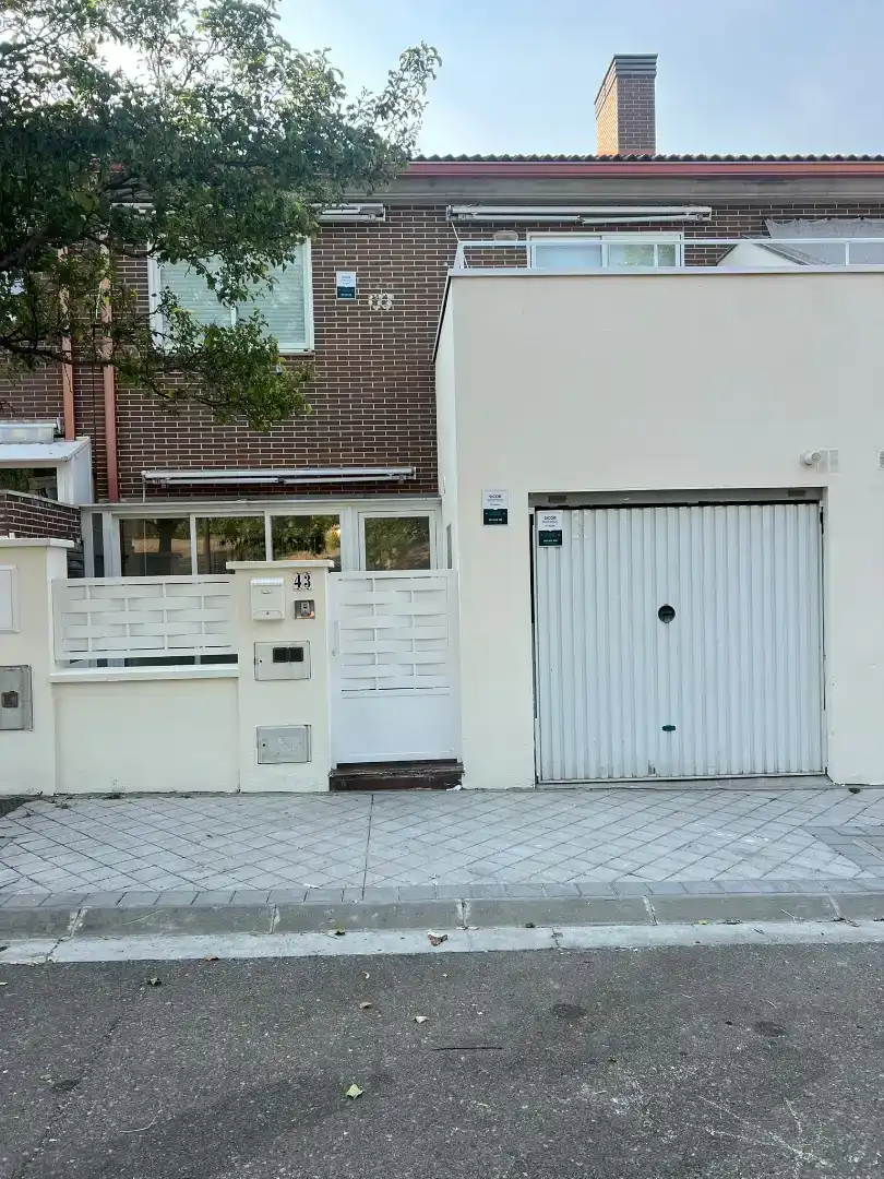 Vista exterior de Casa o xalet en venda en Laguna de Duero