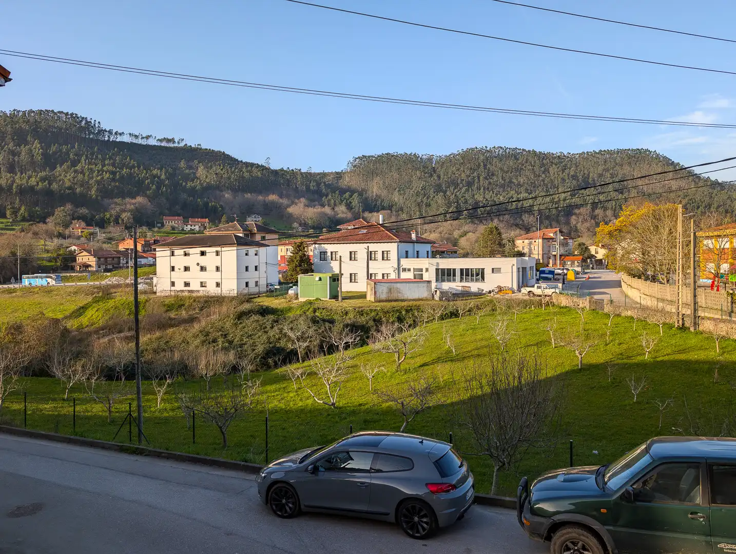 Vista exterior de Casa o xalet en venda en Val de San Vicente  amb Calefacció, Terrassa i Traster
