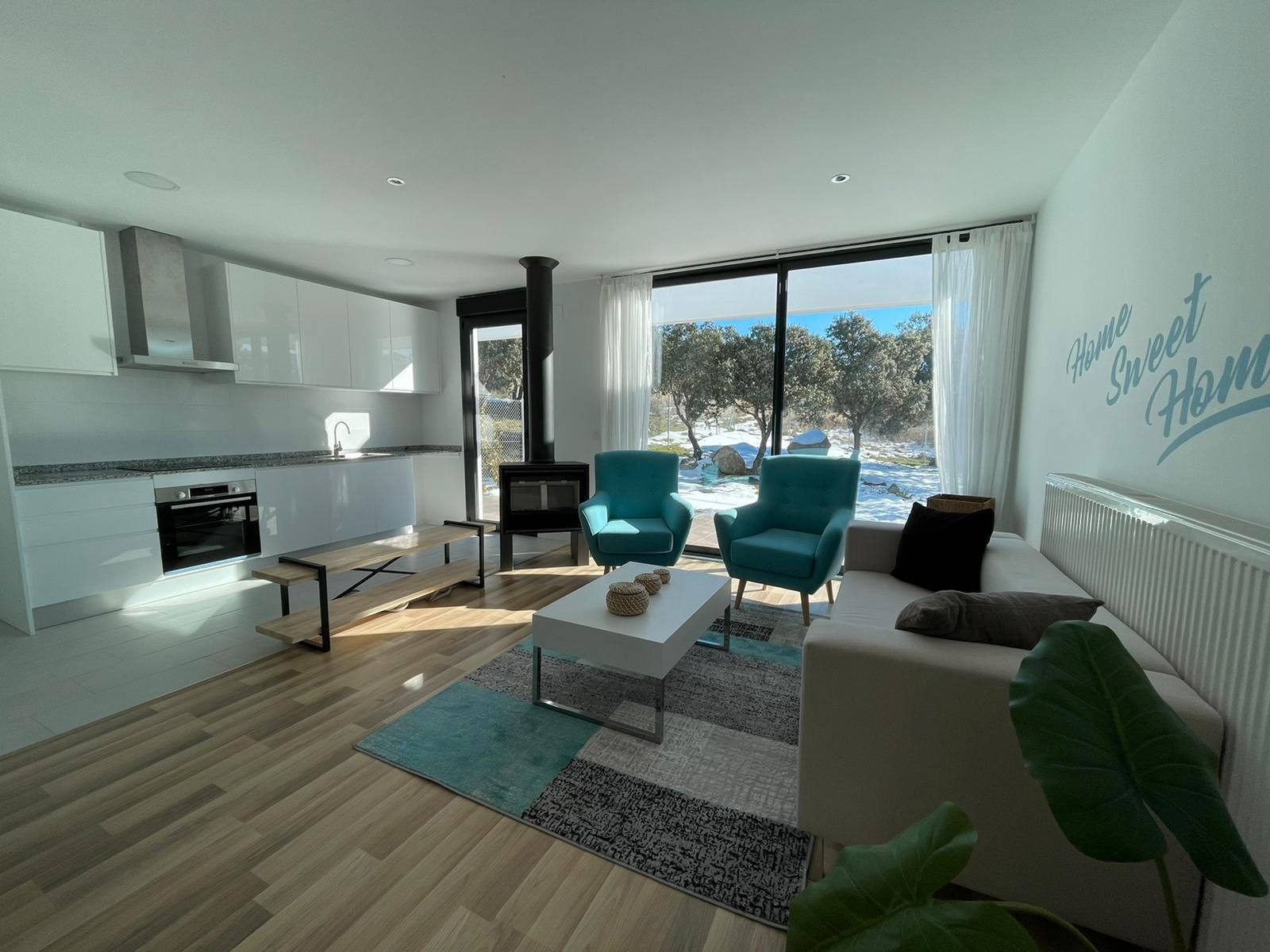 Living room of Single-family semi-detached for sale in Vegas de Matute  with Heating, Private garden and Oven