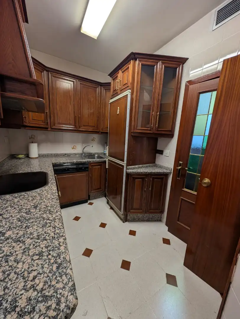 Cocina de Piso en venta en Lucena con Calefacción, Terraza y Trastero