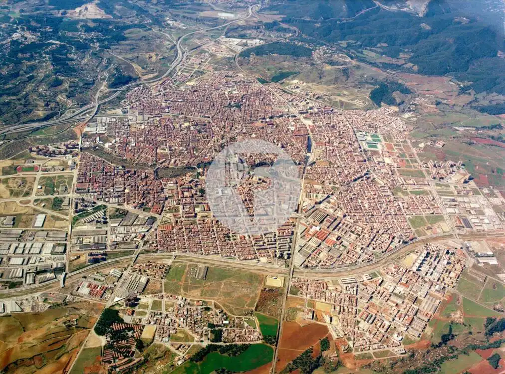 Vista exterior de Local en venda en Terrassa amb Aire condicionat i Calefacció
