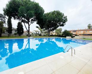 Piscina de Pis en venda en Marbella amb Terrassa