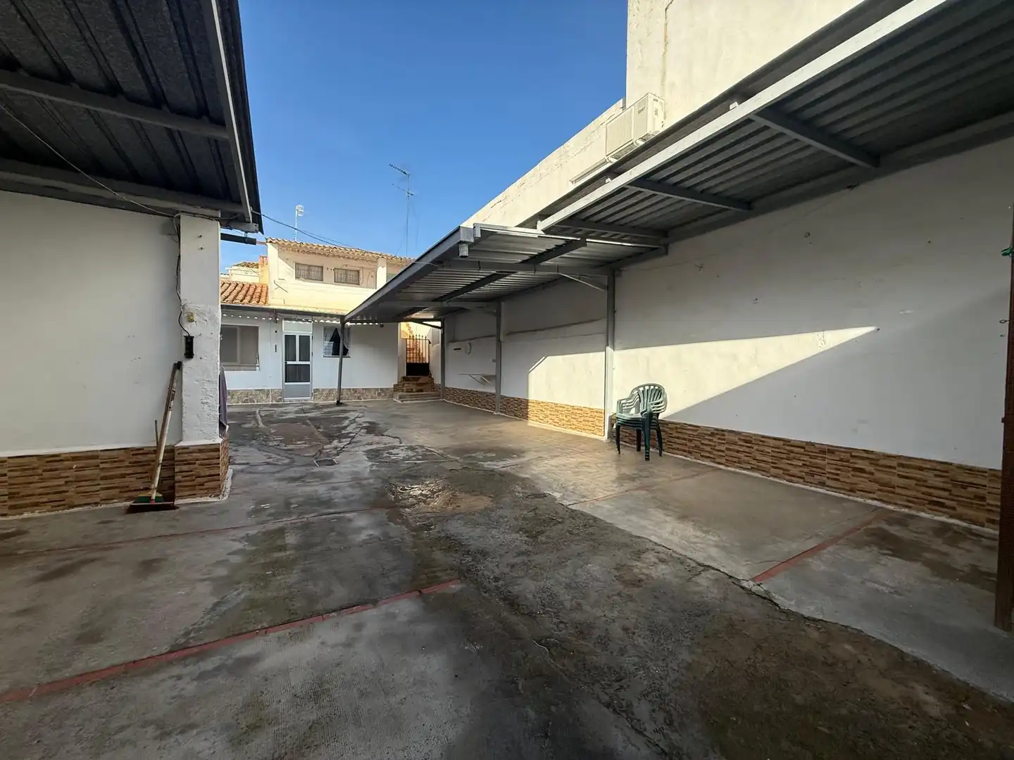Aparcament de Casa o xalet en venda en Domeño, Valencia