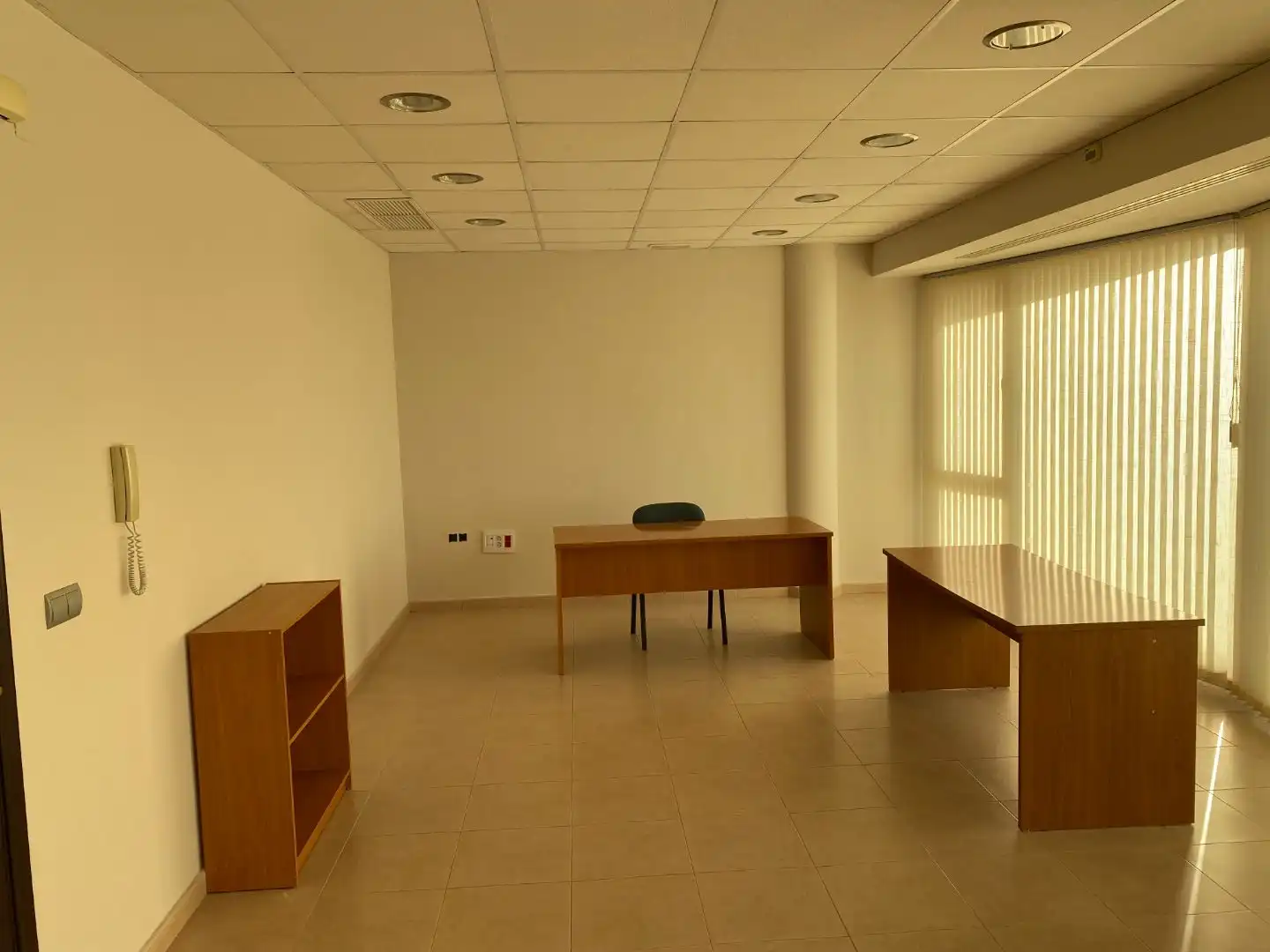 Oficina de lloguer en Antequera amb Aire condicionat i Moblat
