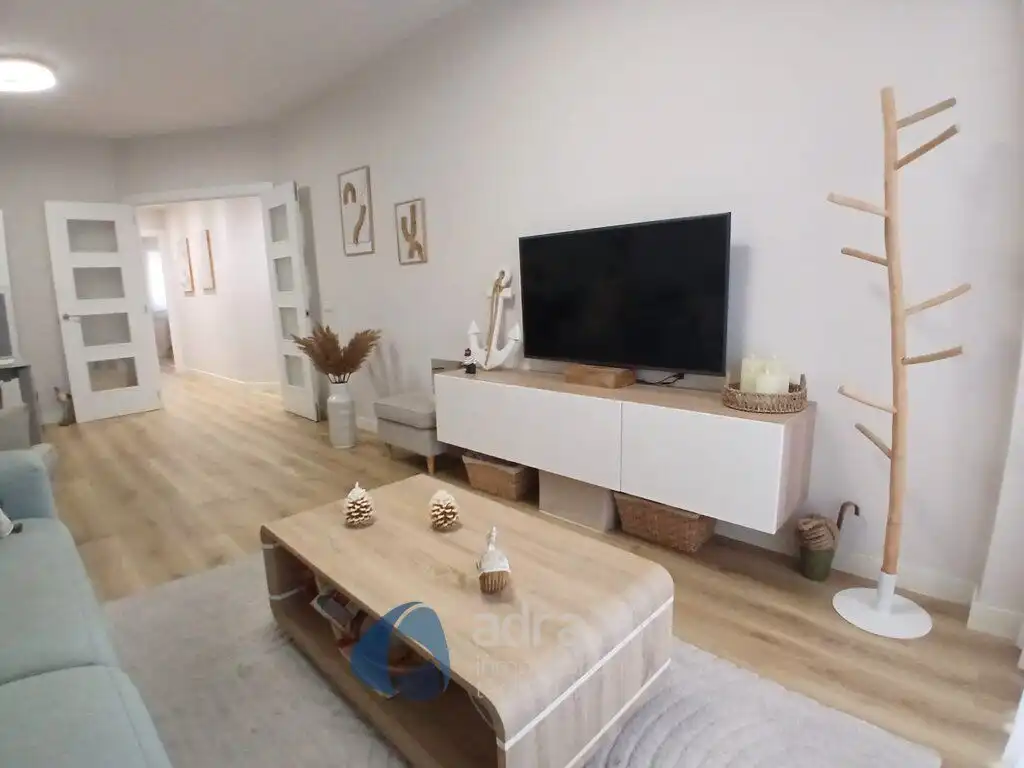 Piso con ascensor en venta en Gran Vía Juan Carlos I, imagen 2