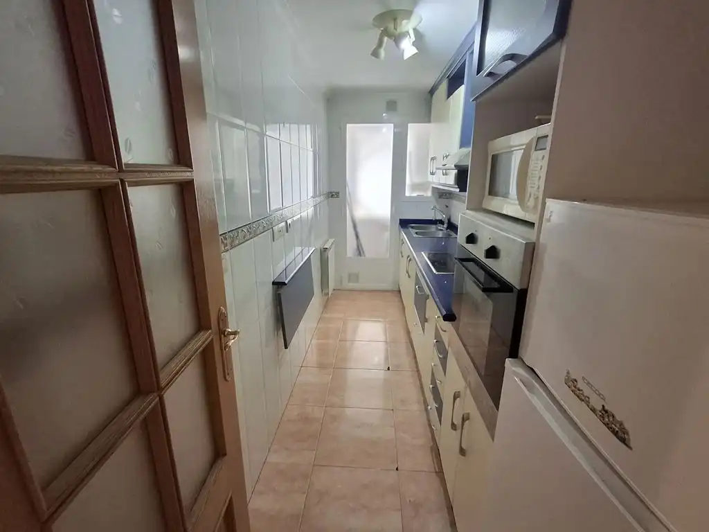 Cocina de Piso en venta en La Roda con Calefacción, Trastero y Balcón