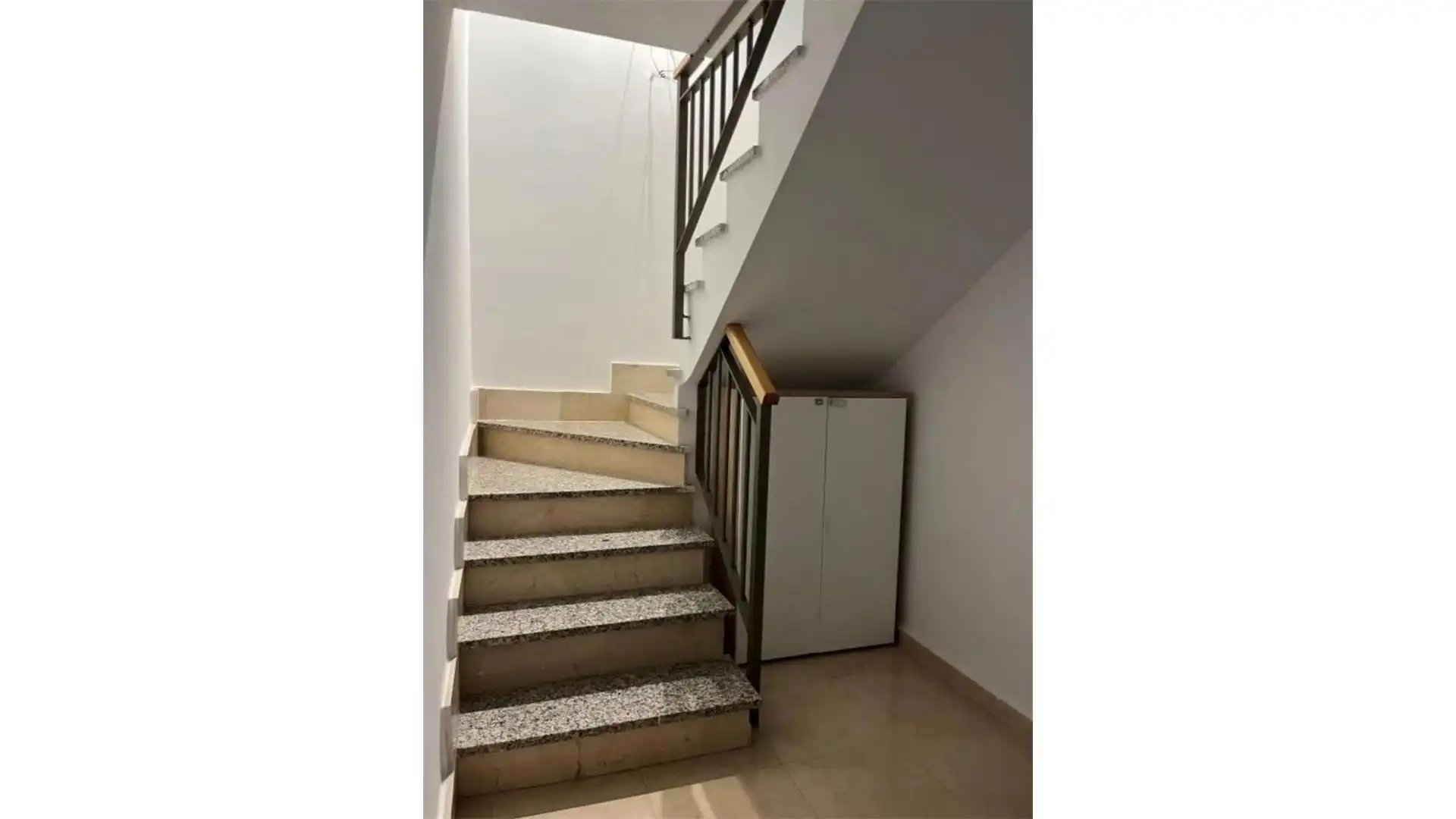 Maisonette zur Miete in Oliva mit Klimaanlage, Heizung und Terrasse