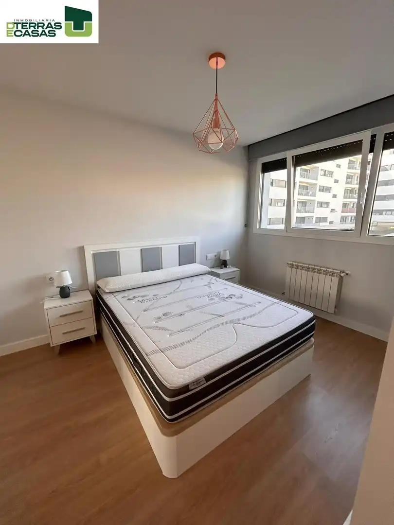 Habitación de Piso de alquiler en Pontevedra Capital  con Calefacción, Terraza y Trastero