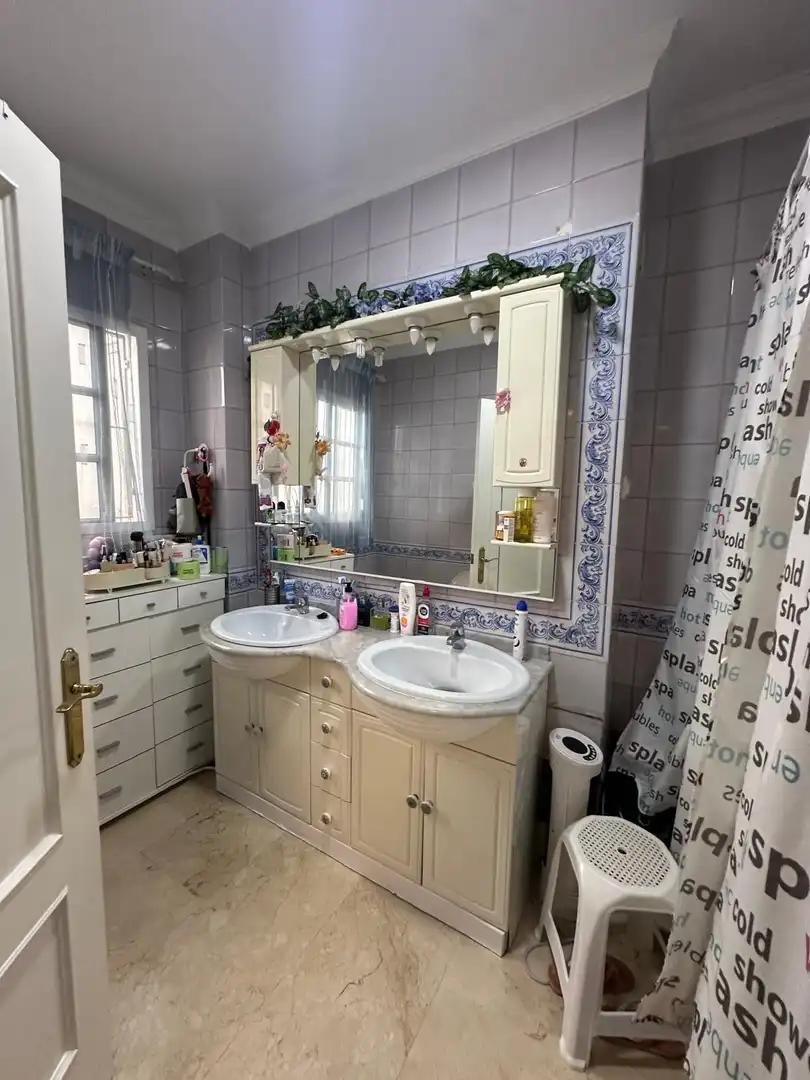 Bathroom of Houses for sale in Utrera