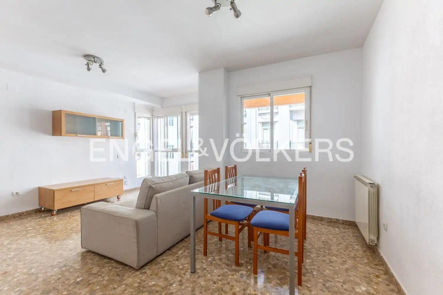 Vista exterior de Piso de alquiler en Valencia con Calefacción