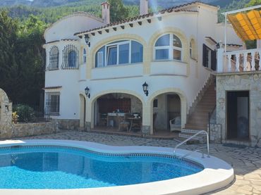 Casa amb piscina en venda a La Xara - La Sella