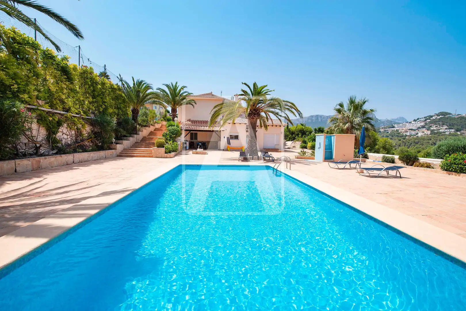 Vista exterior de Casa o xalet en venda en Calpe / Calp amb Aire condicionat, Calefacció i Jardí privat