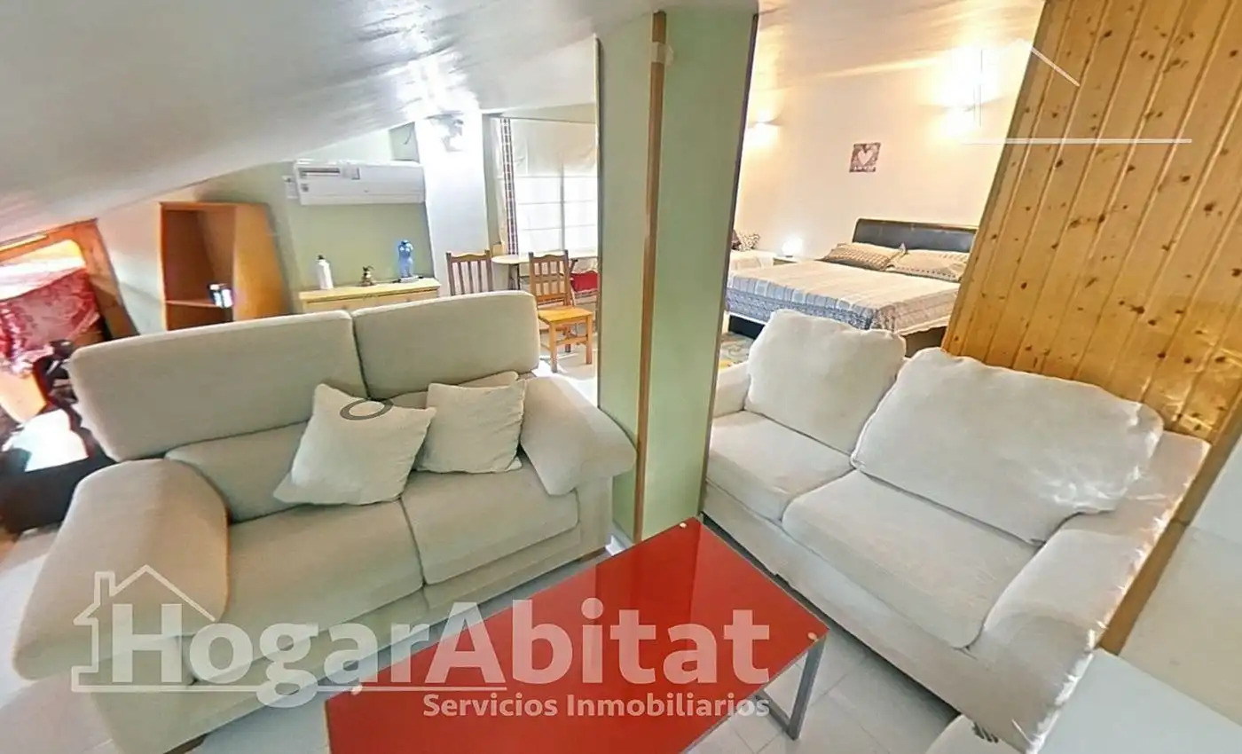 Bedroom of Attic for sale in Mislata  with Air Conditioner, Heating and Terrace