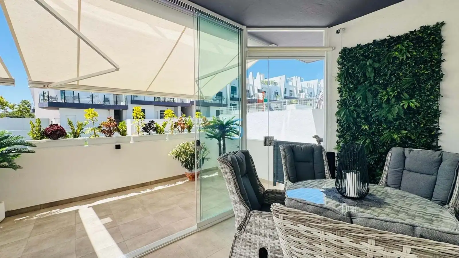 Terrasse von Wohnung zum Verkauf in Santa Pola mit Klimaanlage, Terrasse und Schwimmbad