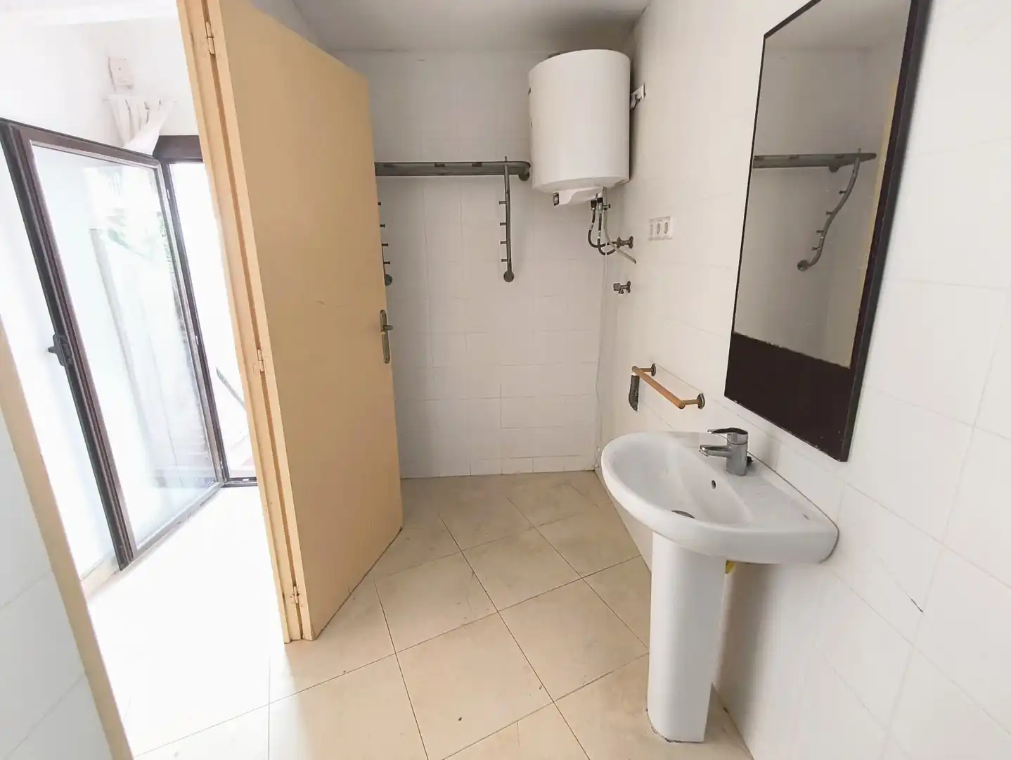 Bathroom of Flat for sale in Barcelona  with Parquet flooring, Terrace and Balcony