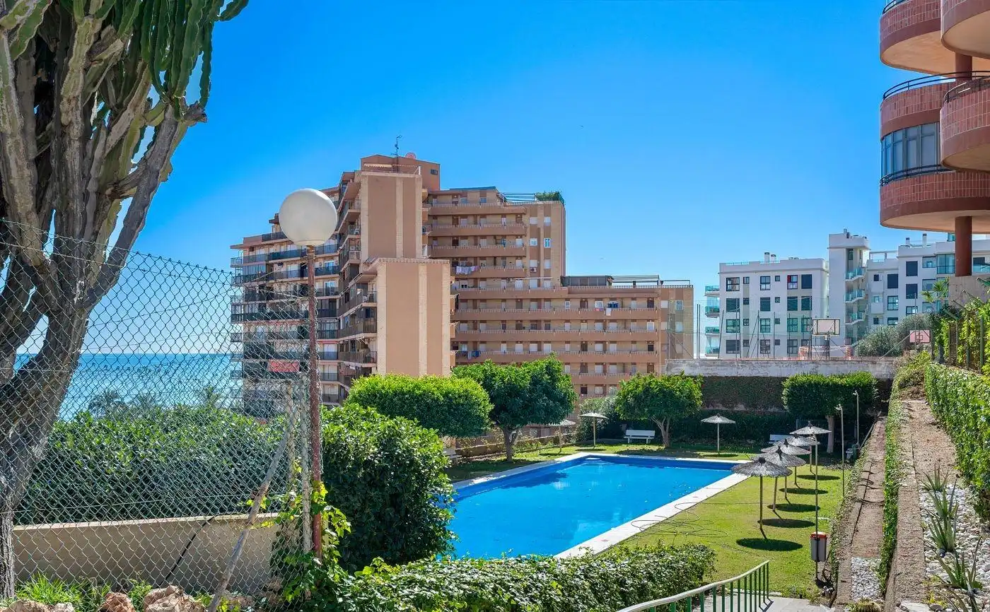 Vista exterior de Apartament en venda en Elche / Elx amb Aire condicionat, Calefacció i Terrassa