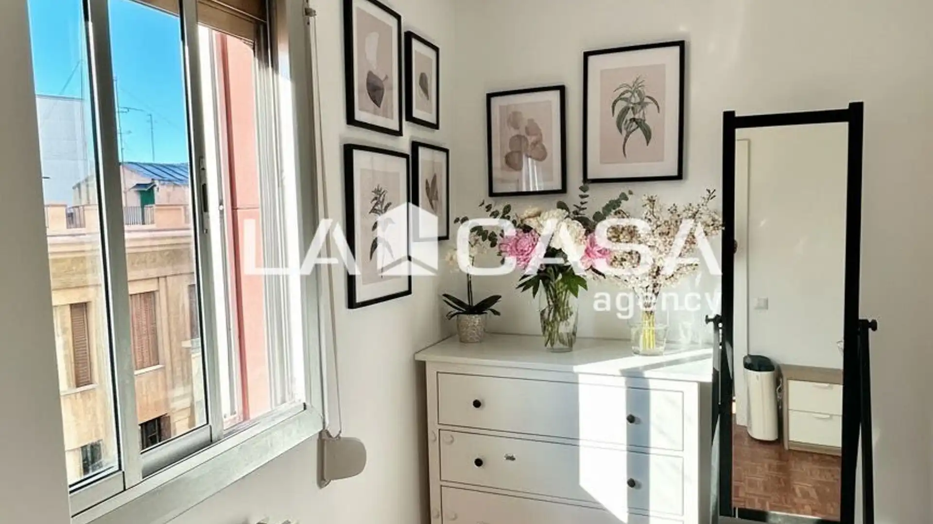 Flat for sale in  Barcelona Capital  with Balcony