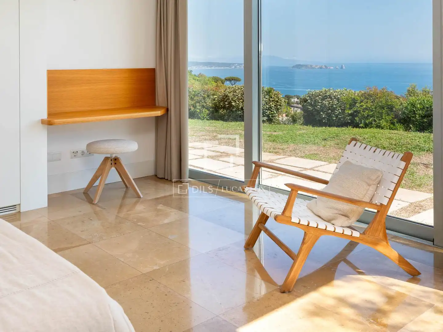 Sala d'estar de Casa o xalet en venda en Begur amb Aire condicionat, Jardí privat i Terrassa