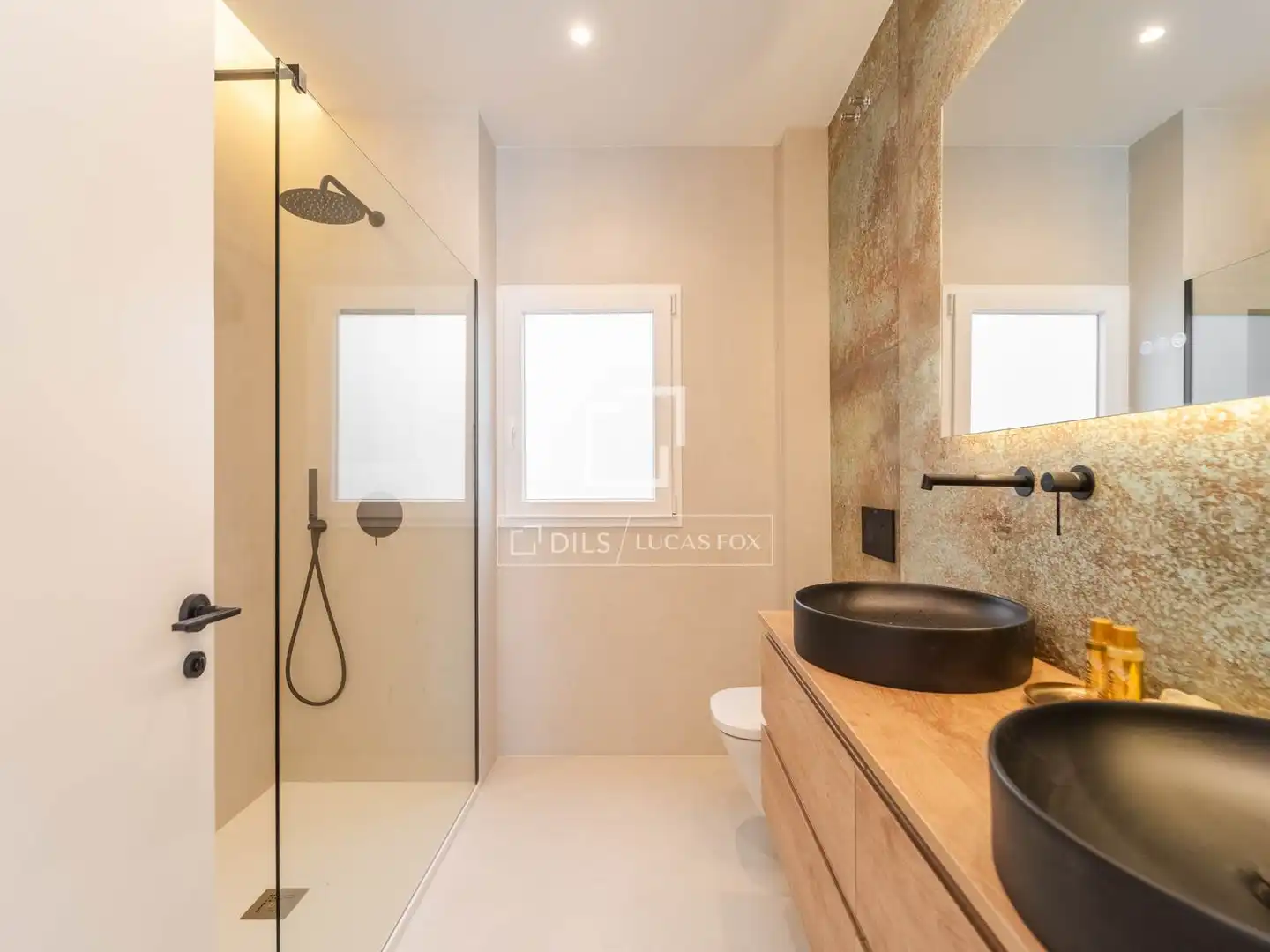 Bathroom of Flat for sale in L'Eixample