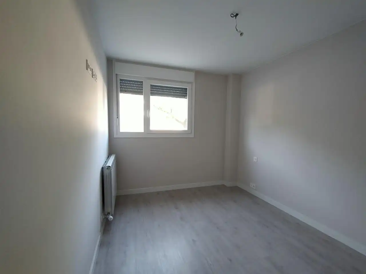 Schlafzimmer von Wohnung zum Verkauf in Zaragoza mit Klimaanlage, Heizung und Terrasse