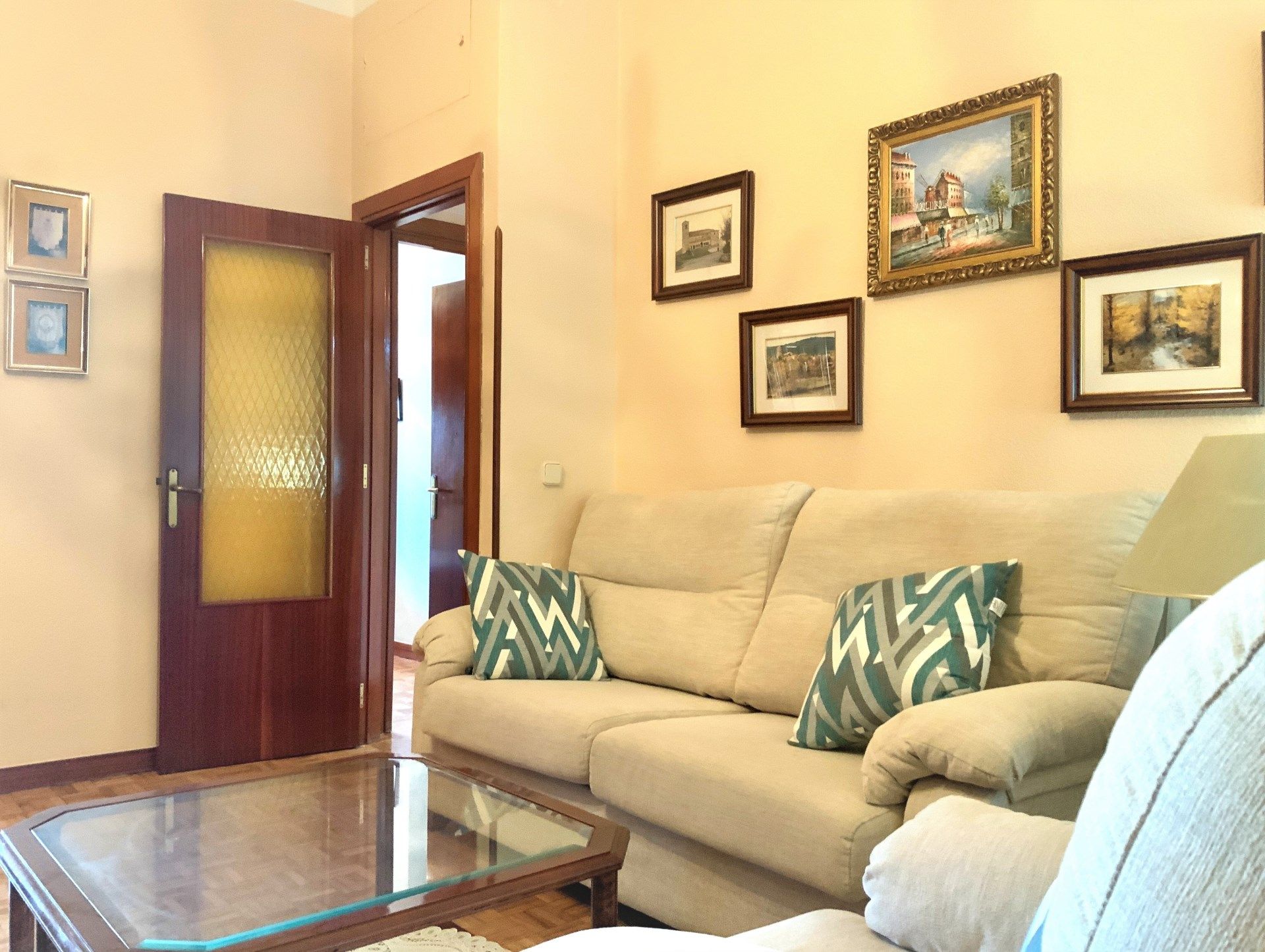 Sala d'estar de Pis en venda en  Madrid Capital amb Calefacció i Balcó