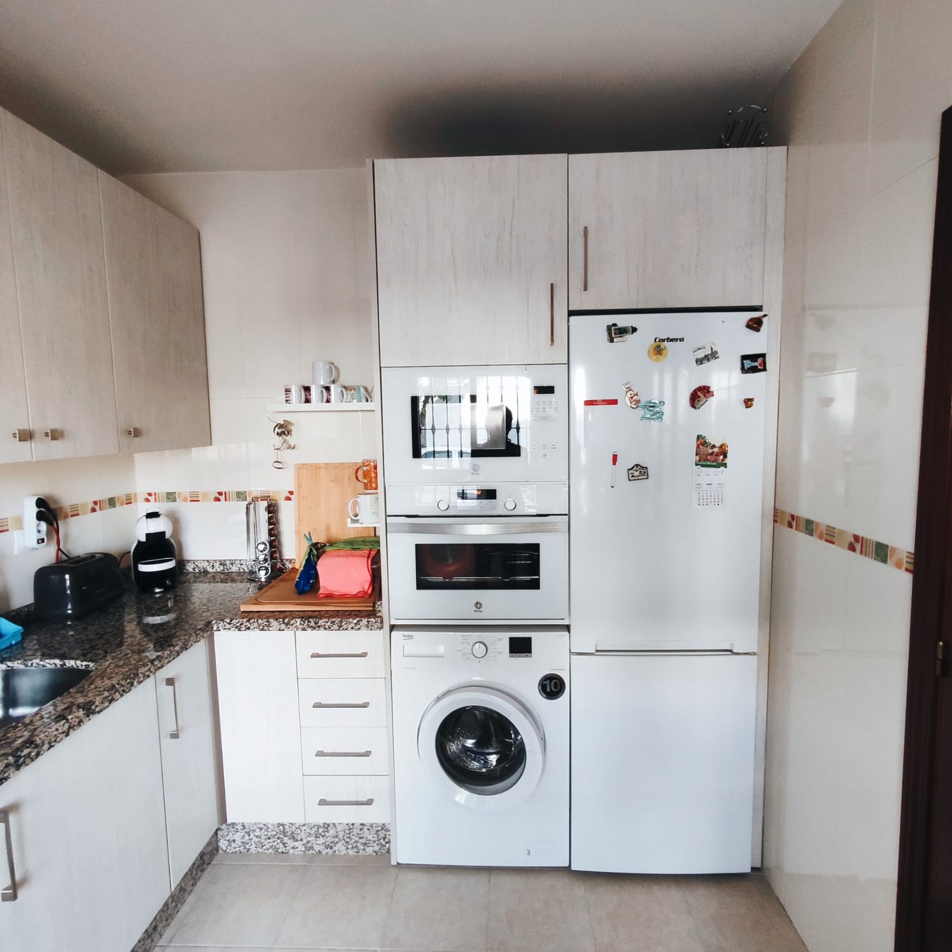 Cuina de Casa adosada en venda en Mollina amb Moblat, Forn i Rentadora