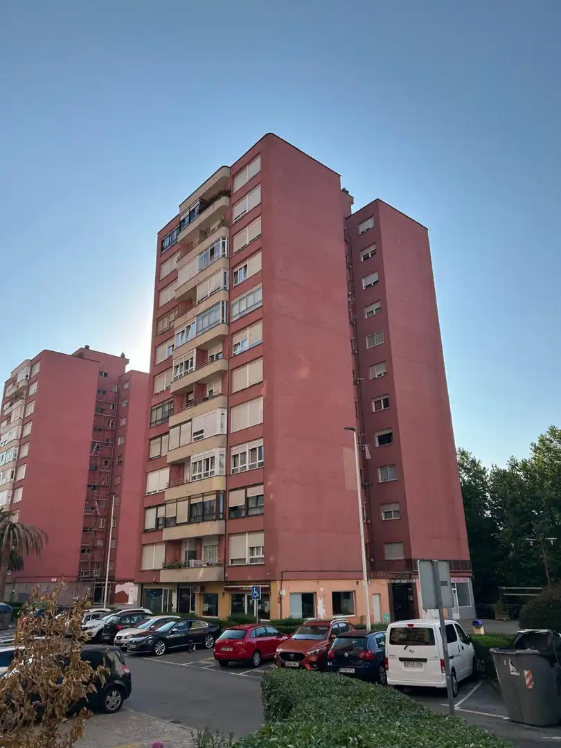 Vista exterior de Pis de lloguer en Santander amb Terrassa i Moblat