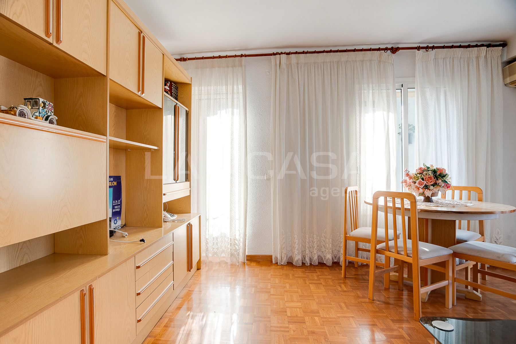 Sala de estar de Piso en venta en  Barcelona Capital con Balcón