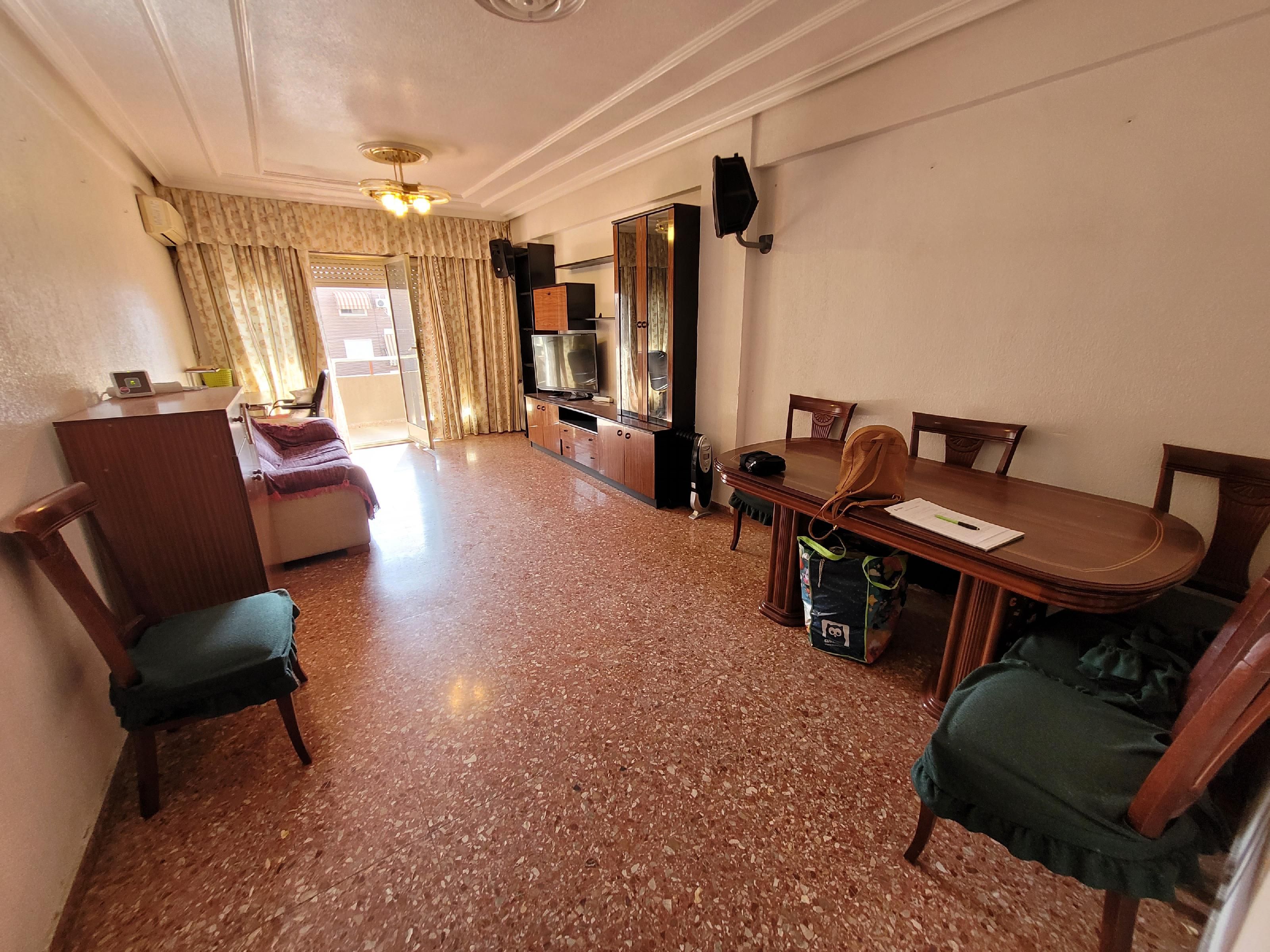 Living room of Apartment for sale in Elda  with Air Conditioner, Heating and Balcony