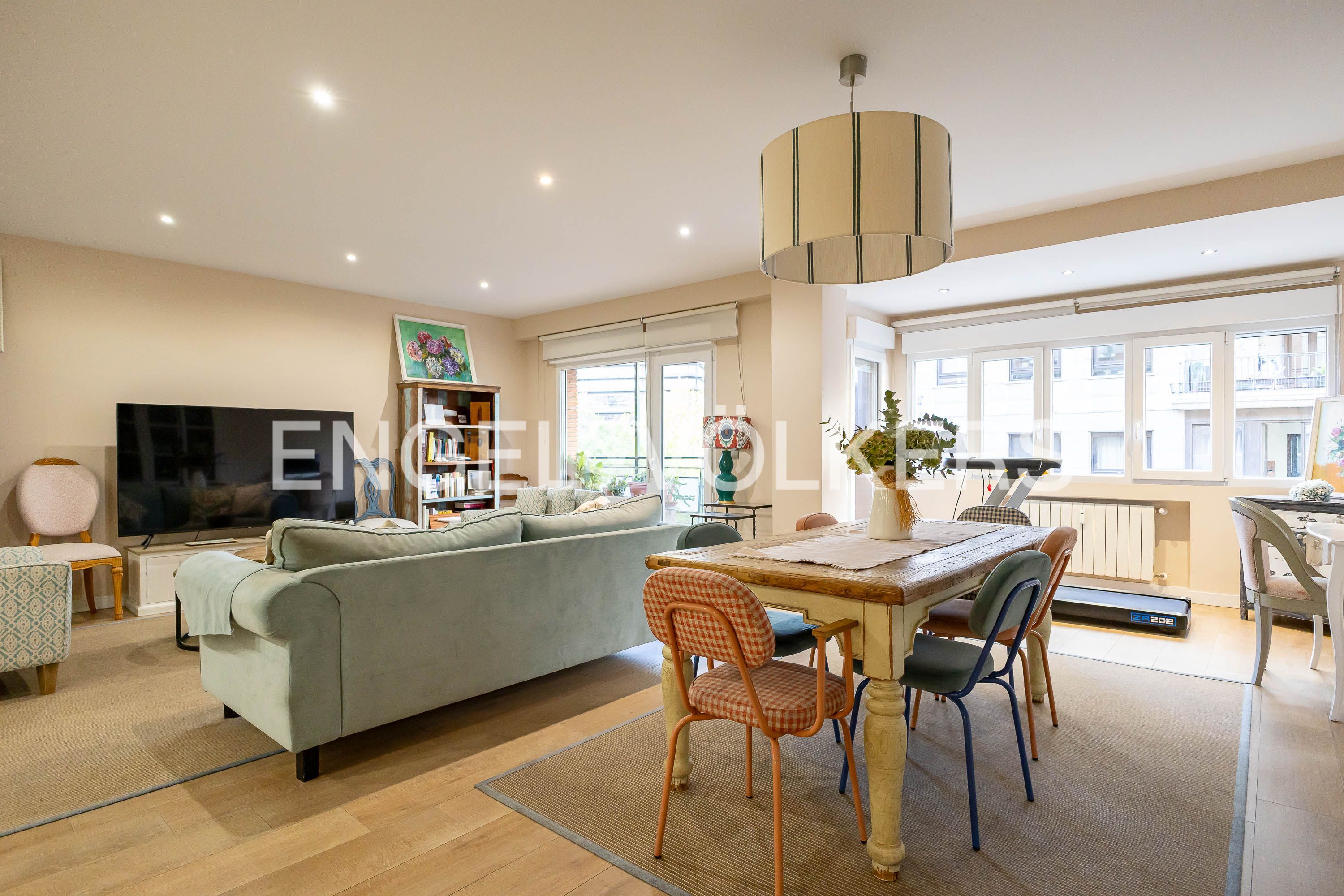 Vista exterior de Piso en venta en  Madrid Capital con Aire acondicionado, Calefacción y Parquet