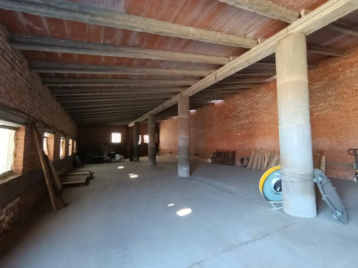 Industrial buildings for sale in Viloria