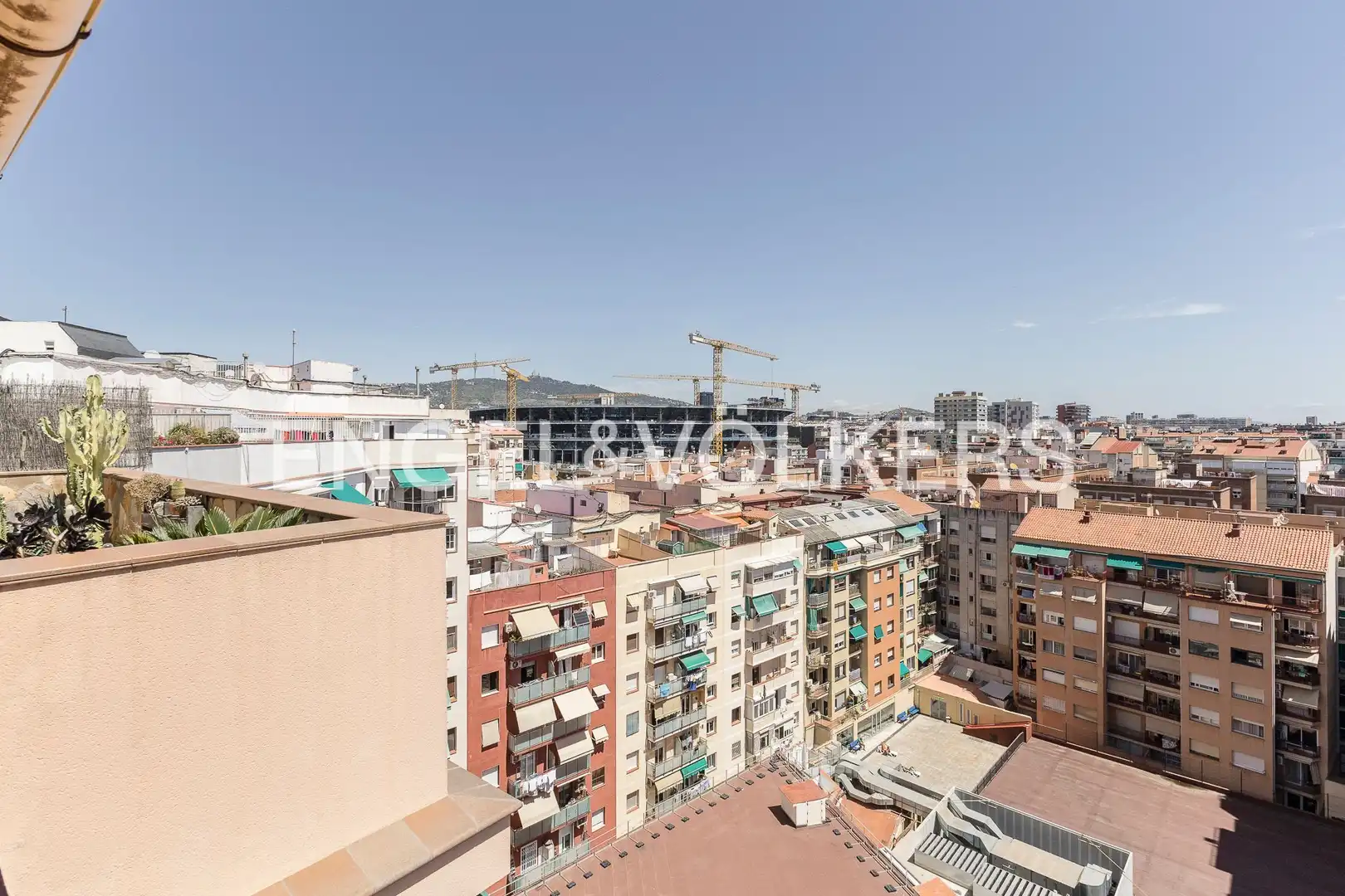 Vista exterior de Pis en venda en Barcelona amb Calefacció i Balcó